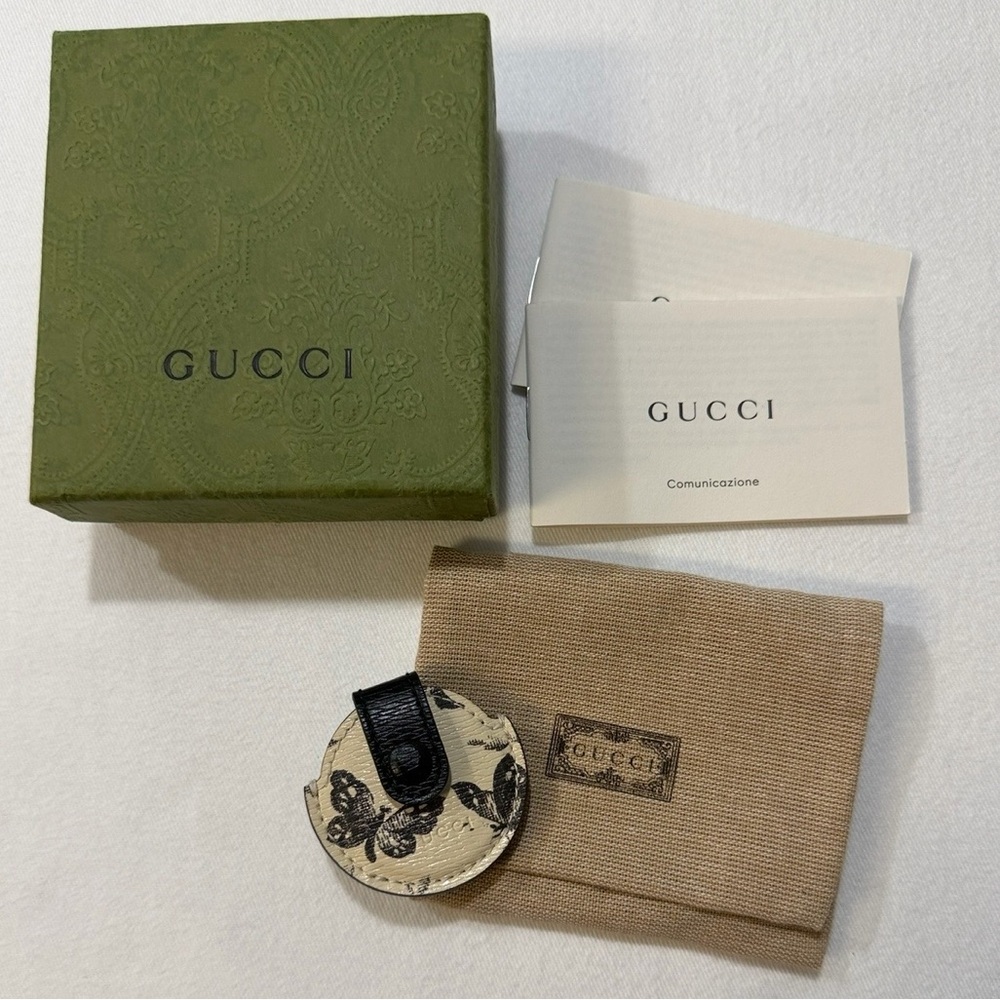 NEW AUTHENTIC GUCCI Apple AirTag Case - Perfect for a pets collar or your purse